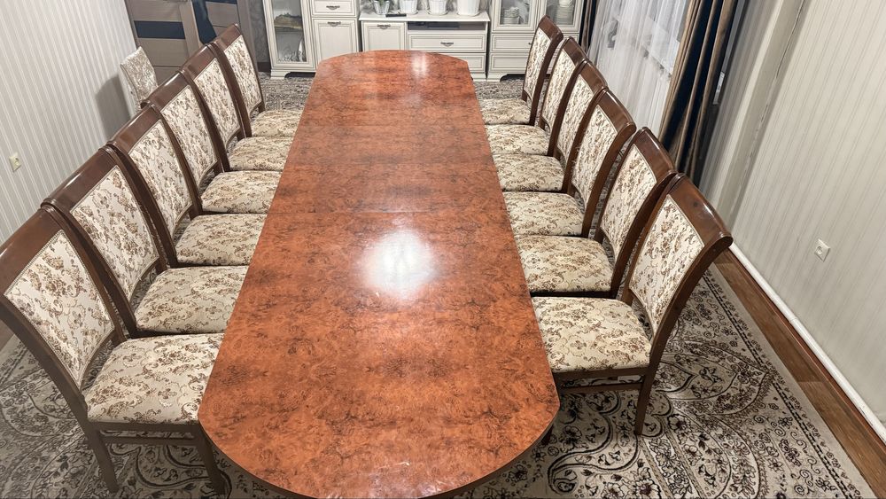 Стол для гостинной