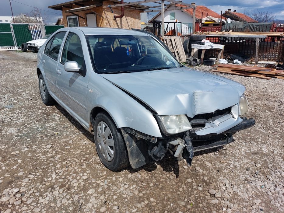 VW Bora 2.3 V5 На части