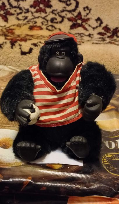 Пееща и танцуваща маймуна