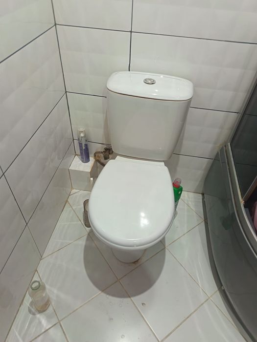 Продам унитаз всё работает