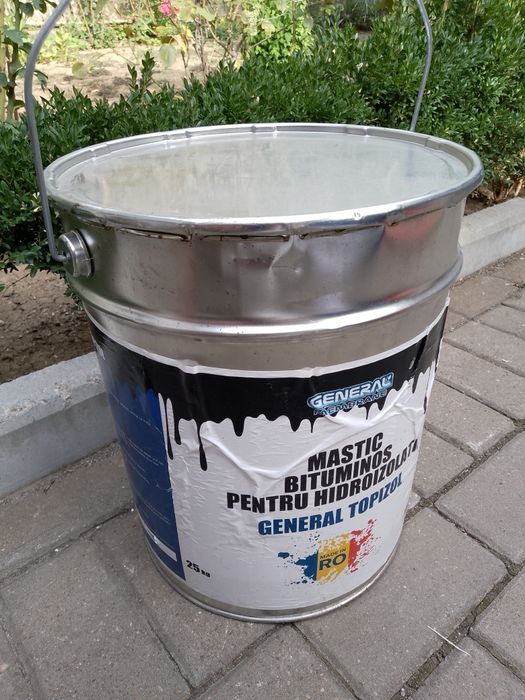 Bitum izolație  se încălzește cu flacara