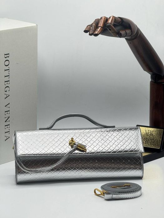 Geanta Bottega noua !!! Dimensiuni 30/12 !!!