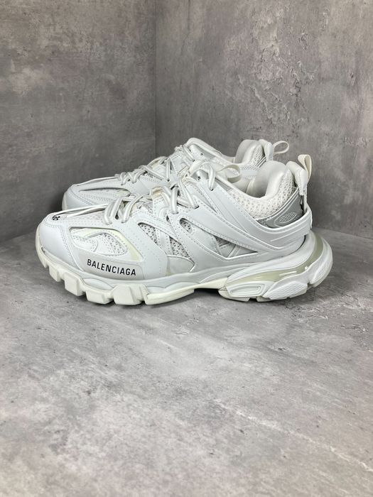 Balenciaga track