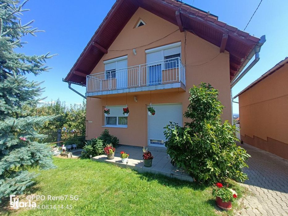Casa cu etaj de vanzare in Reghin