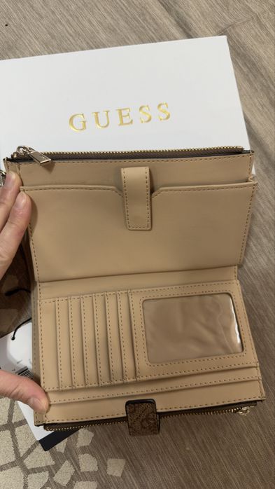Ново дамско портмоне guess