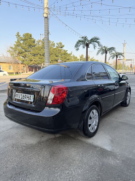 Jentra Lasetti 1.8 sotiladi srochne