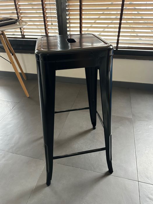 Черен Метален Бар Стол с 2г гаранция и доставка до еконт