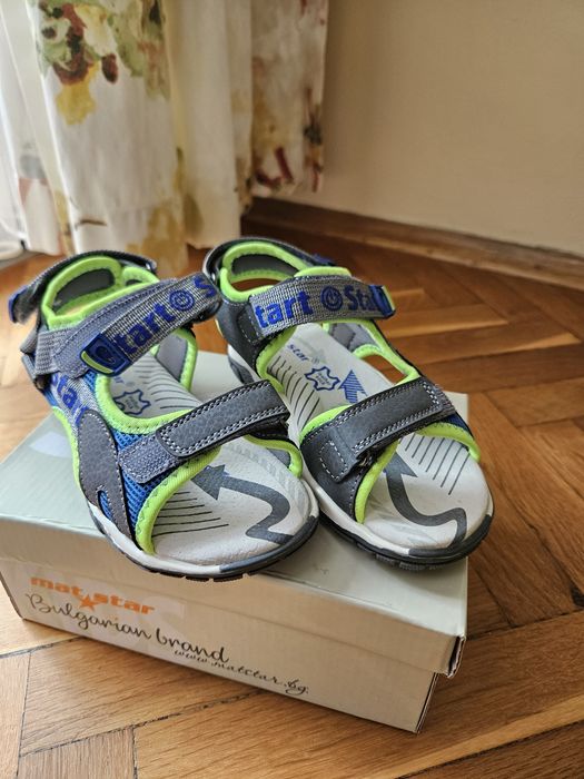 Нови детски сандали за момче