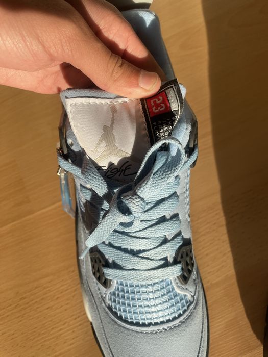 Jordan 4 univerisity blue