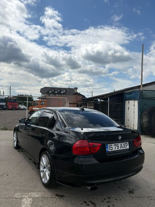 Vând BMW e90 facelift