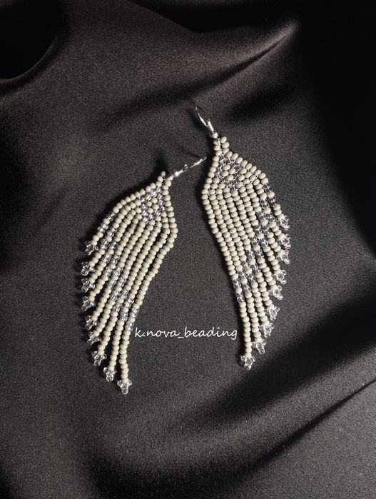 Украшения чокеры, серьги из бисера