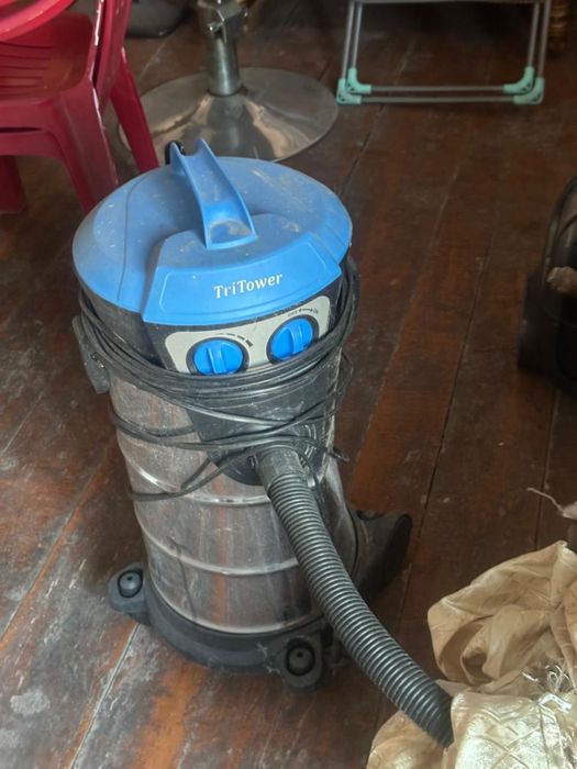 Пылесос для автомоей или дома хороший рабочий