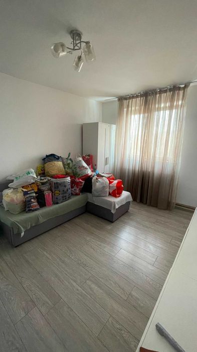 Închiriez apartament