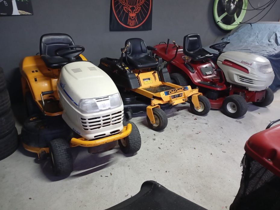 Tractoraș tuns iarba gazon