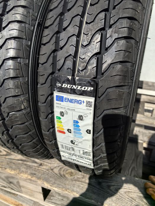 205/70/15 С Дънлоп ДОТ 2021 г - Чисто Нови - БУСОВИ