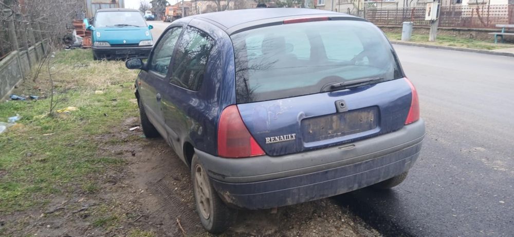 На части!! Рено Клио 2