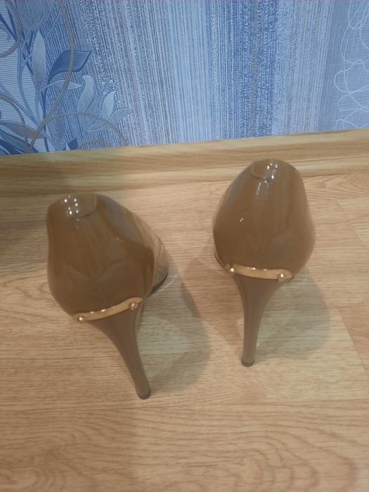 Продам стильные туфли