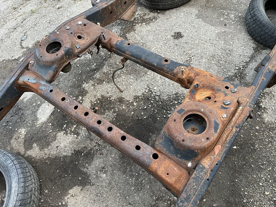 Шаси за Toyota Land Cruiser 100