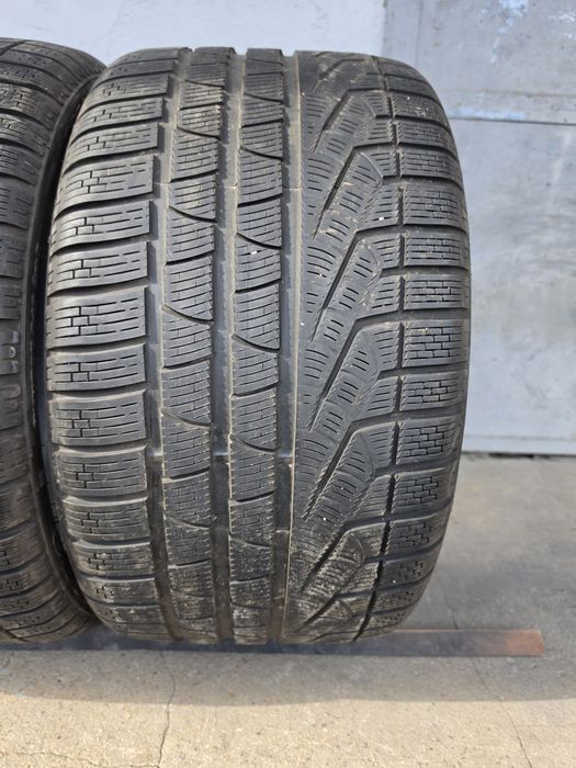 2 бр. зимни гуми 295/30/20 Pirelli NO DOT 4318 5,5-6 mm