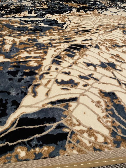 Килим чисто нов.