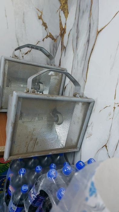 Қолданылған прожектор сатылады.