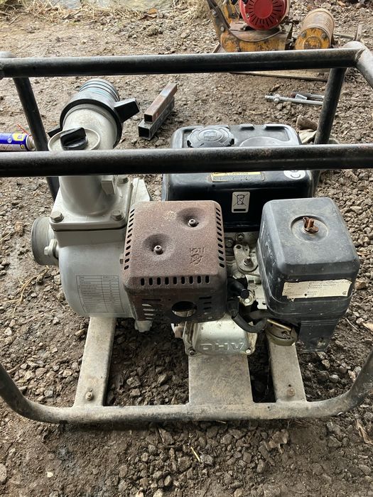 Бензинова пома за вода