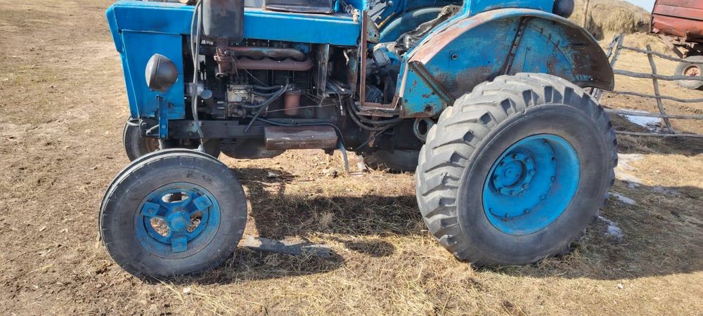 Срочно! Продам Трактор