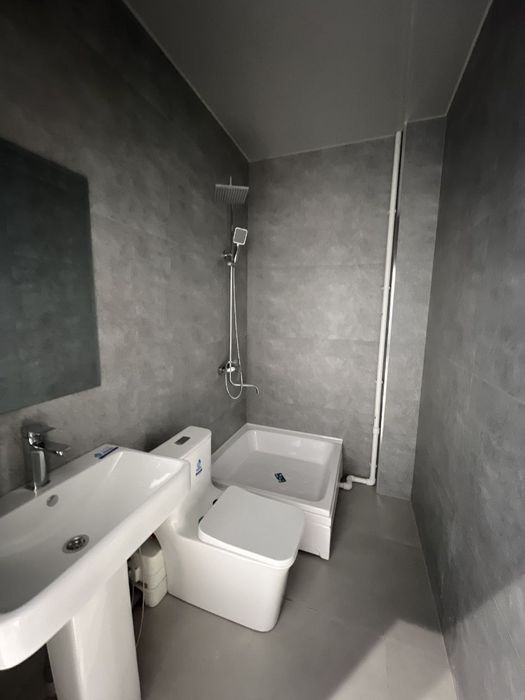 Продажа коммерческого помещения на 1-й линии в центре