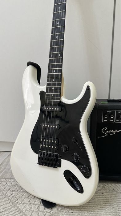 продам электрогитару с комбоусилителем