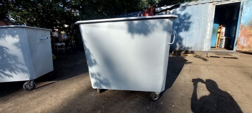 Продам мусорный евроконтейнер .