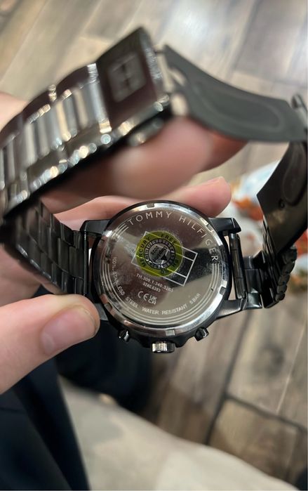 Часовник Tommy Hilfiger