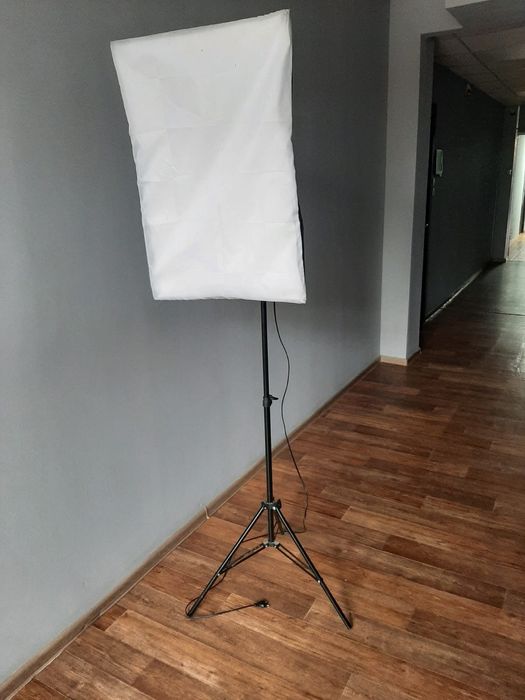 Профессиональные осветители (студийный свет), 2 штуки, новые