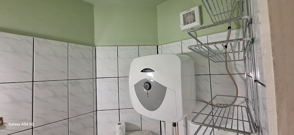 Închiriez garsoniera zona bună 220 Euro/luna