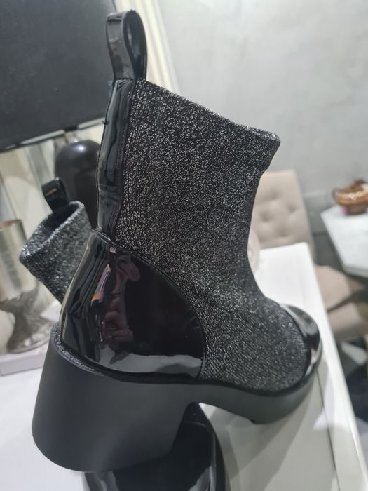 Ghete elegante se potrivesc la un picior subtire nu lat