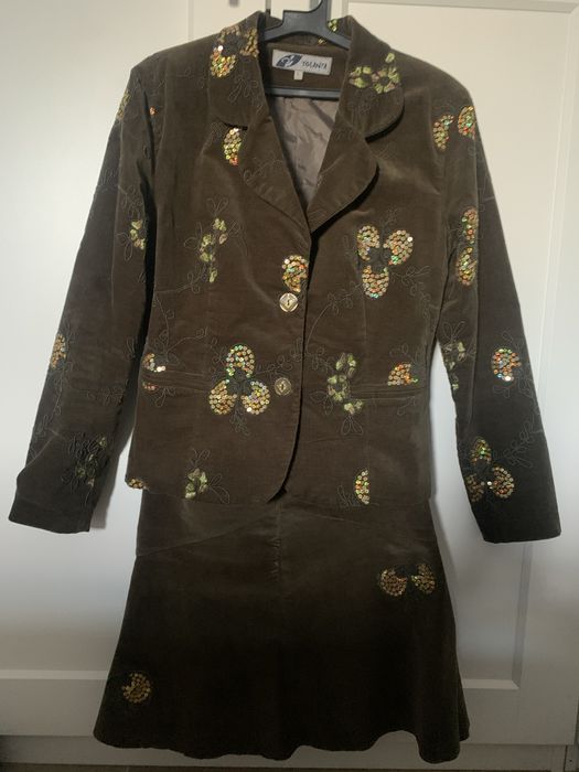 Дамски костюм сако и пола размер М