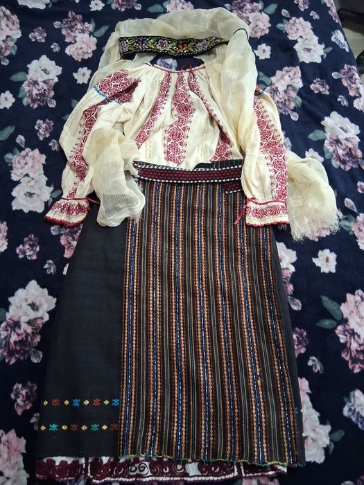 Costum popular vechi autentica foarte vechi