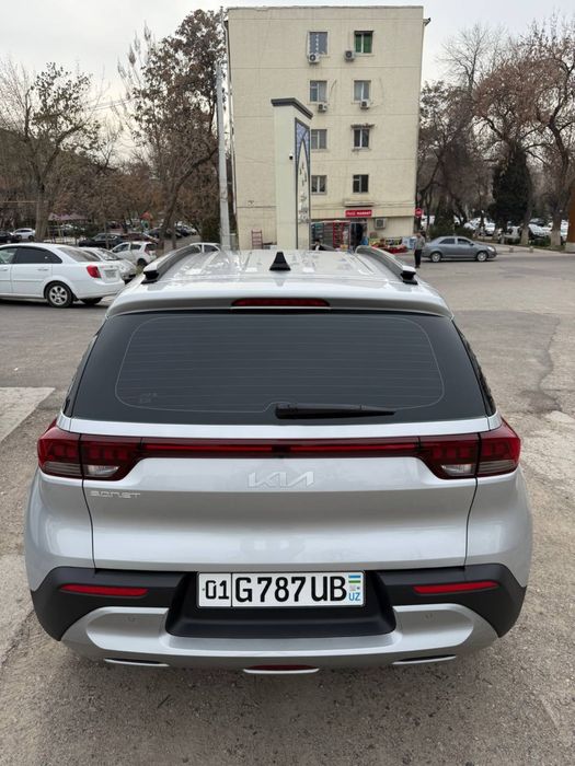 Продается KIA Sonet 2024, фулл, 16000 км, краска чистая 100%,тонировка