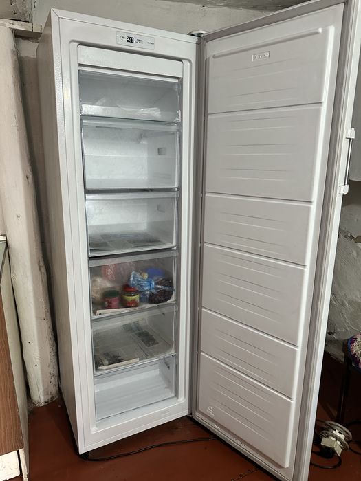 Продам морозильник