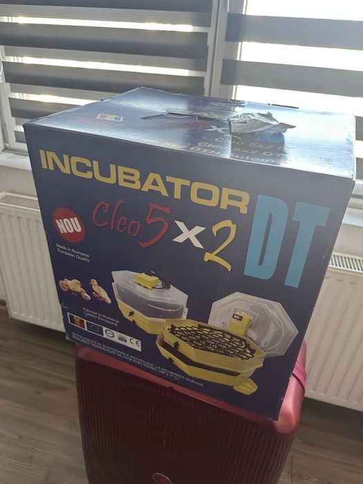 Incubator Automat