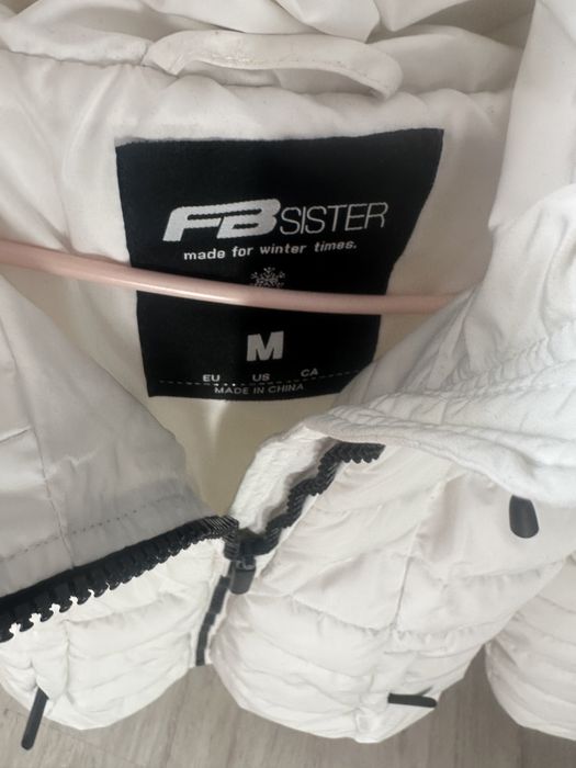 Продам куртку новая.