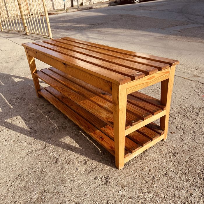 Шведска дървена пейка с рафтове – масив