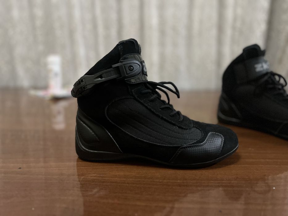 Мото учун оёқ кийим