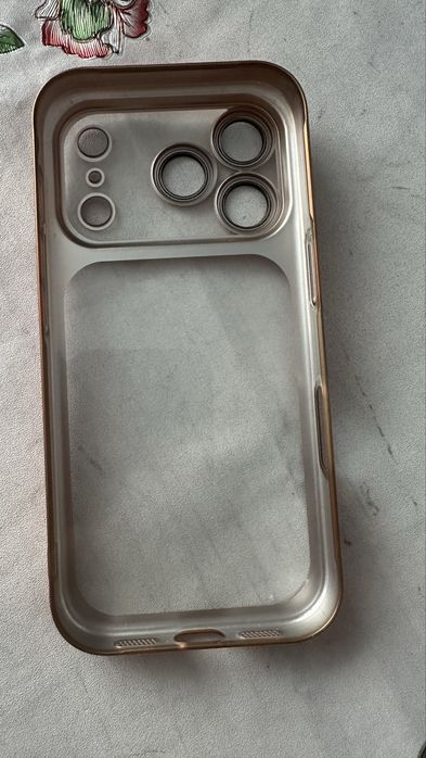 Продам новый чехол на 17 про