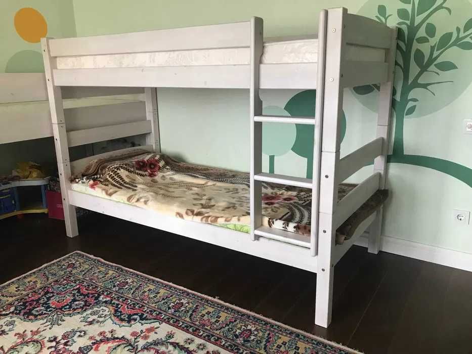Продам детскую 2-х ярусную кровать (1+1) пр-во Белоруссия.