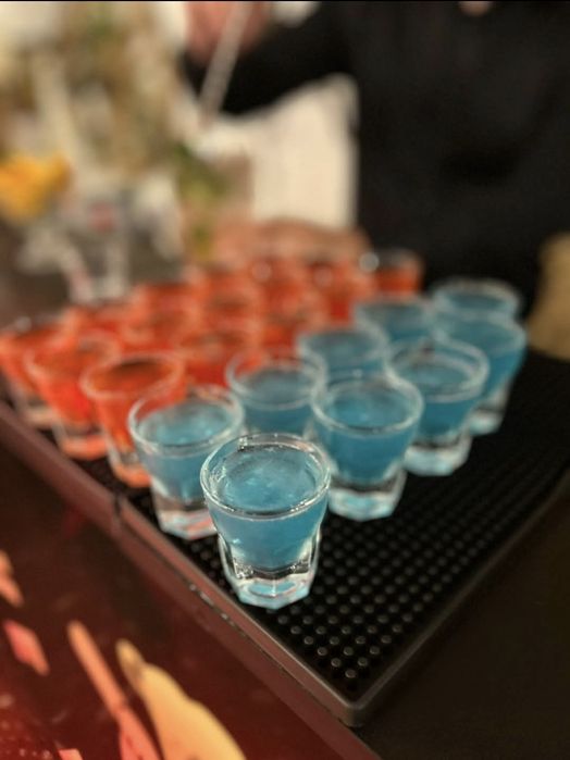Cocktail bar/tort de shoturi