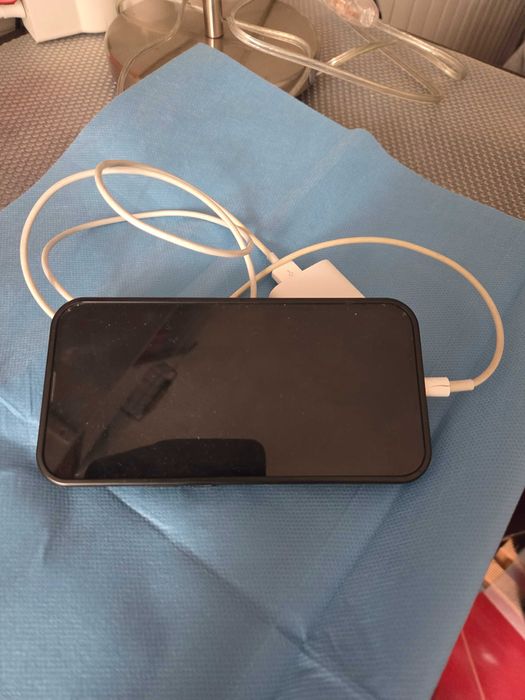 Продавам iPhone 14