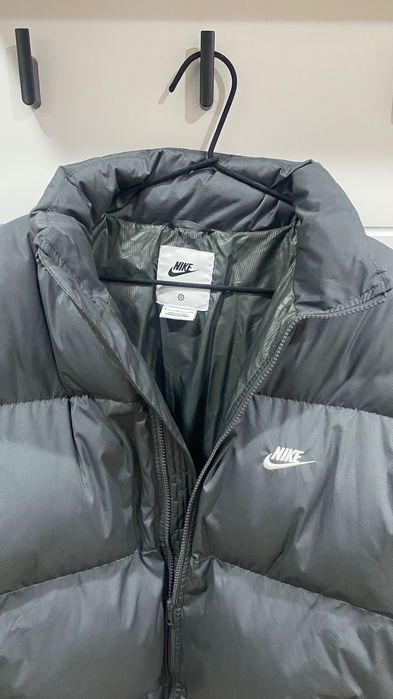 Ново зимно яке Nike