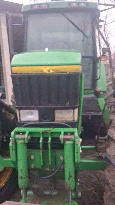 Vând tractor John Deere