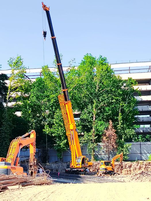 XCMG 50 ton 2009 yil sotiladi srochno kami bor  holati idyal aloo ishl