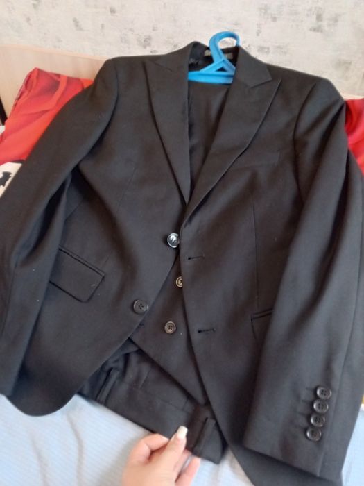 Костюм тройка подросткам